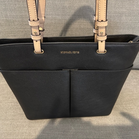 Michael Kors Tote Bag - Picture 6 of 10
